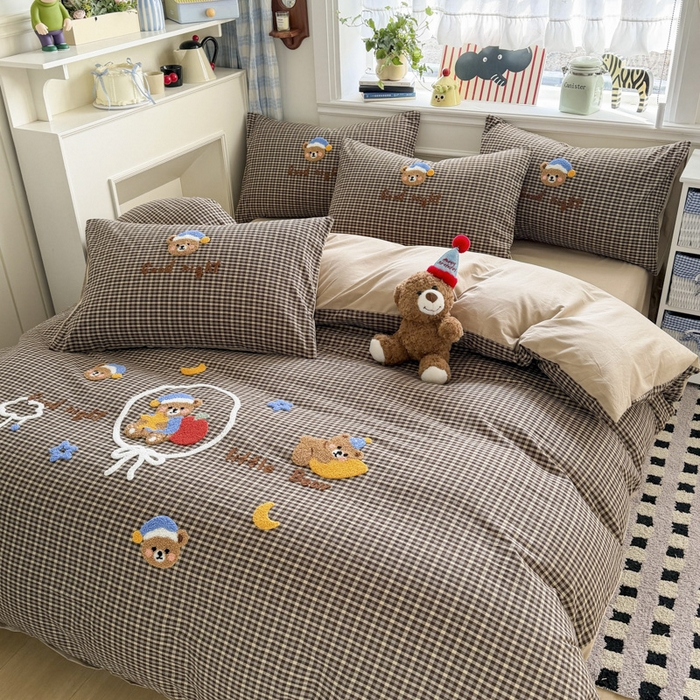 91家纺网 家纺一手货源 找家纺 寐居家纺 2026新款A类色织全棉水洗棉格子毛巾绣四件套系列 格熊织梦