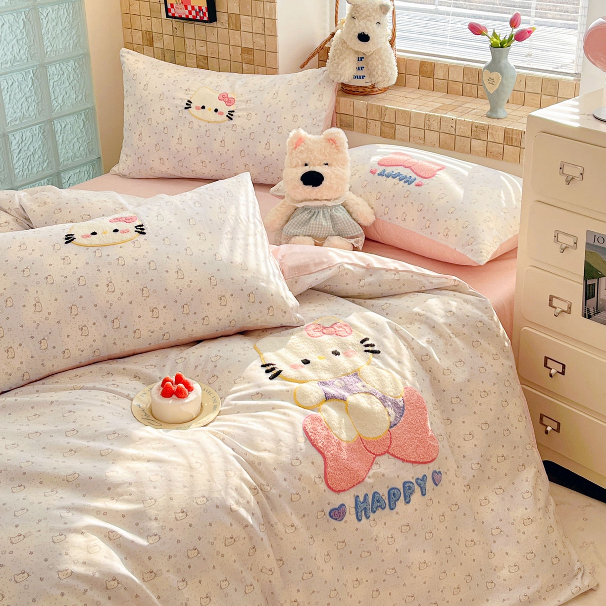 91家纺网 家纺一手货源 找家纺 寐居家纺 2026新款全棉毛巾绣四件套 粉雾kitty