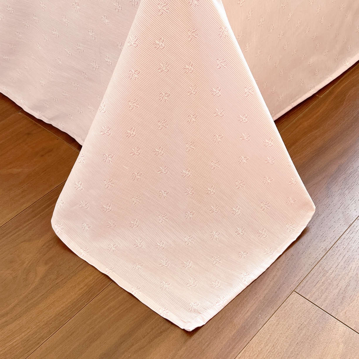 91家纺网 家纺一手货源 找家纺 寐居家纺 2026新款全棉毛巾绣四件套 粉雾kitty