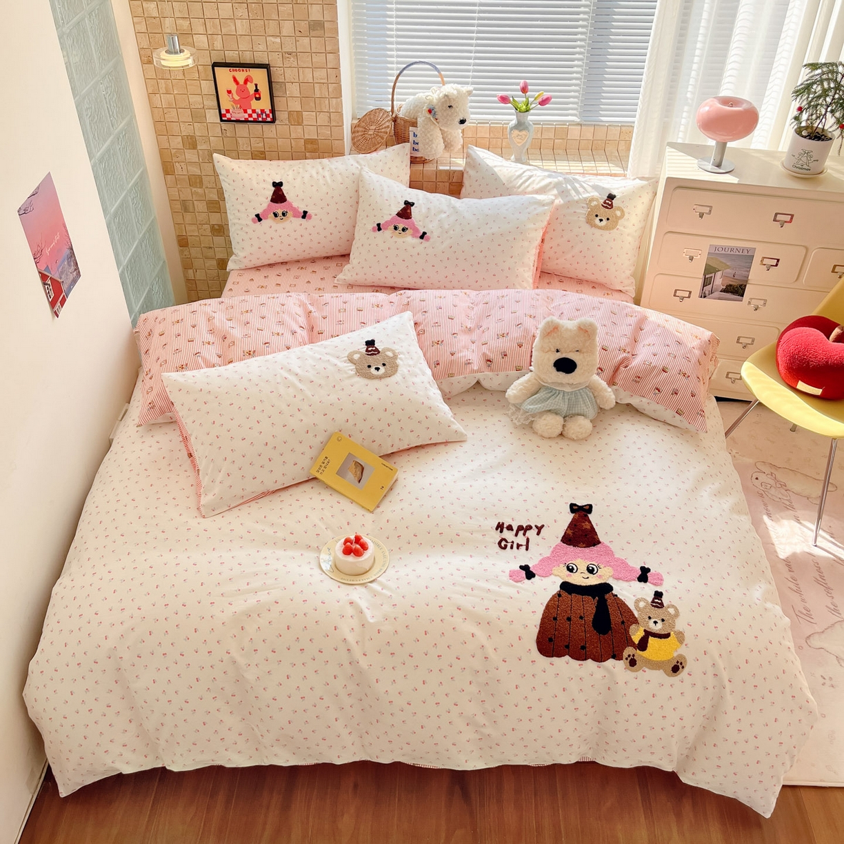 91家纺网 家纺一手货源 找家纺 寐居家纺 2026新款全棉毛巾绣四件套 甜樱蜜友