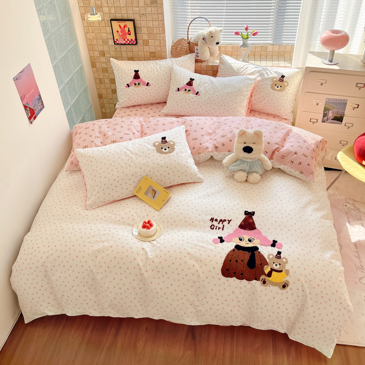 91家纺网 家纺一手货源 找家纺 寐居家纺 2026新款全棉毛巾绣四件套 甜樱蜜友