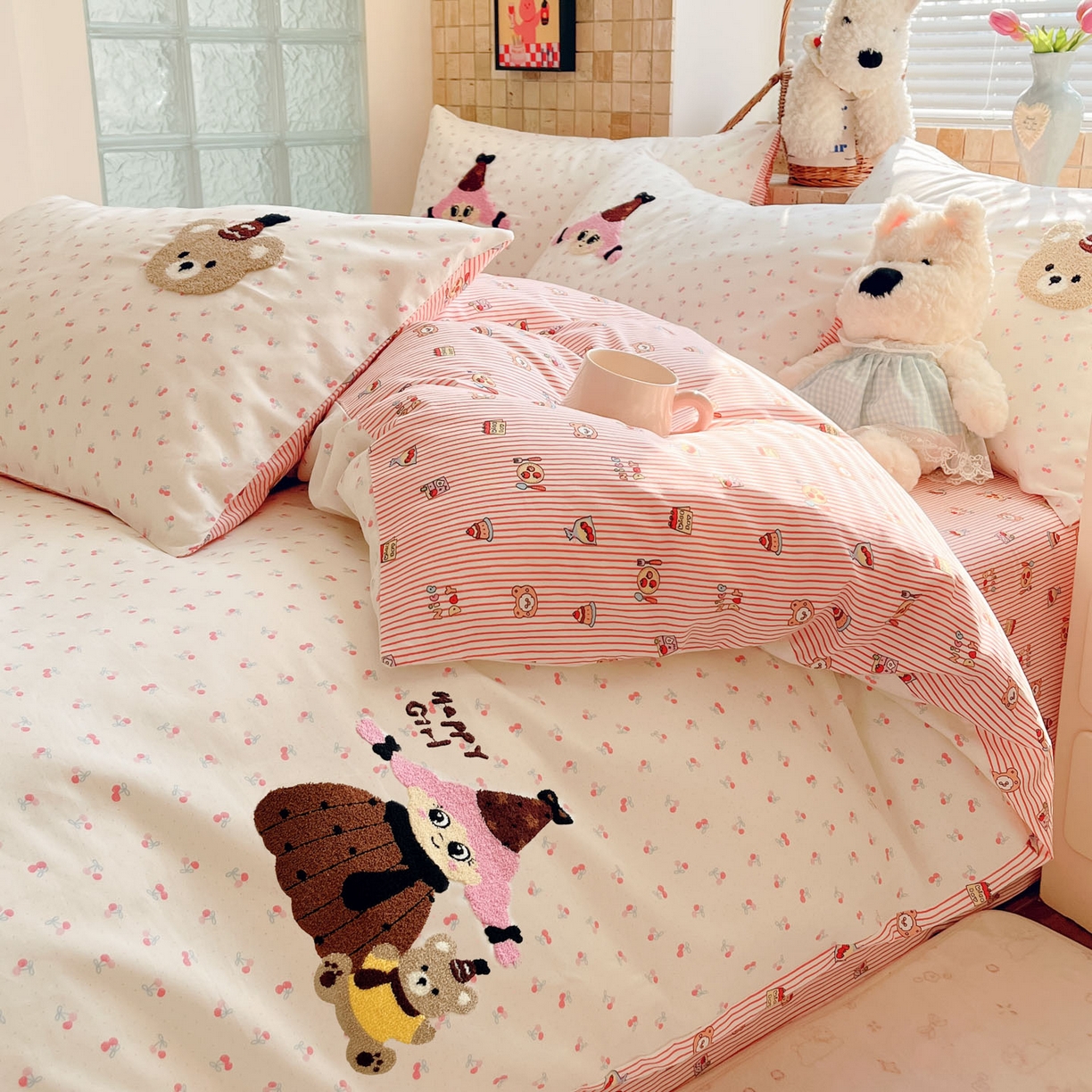 91家纺网 家纺一手货源 找家纺 寐居家纺 2026新款全棉毛巾绣四件套 甜樱蜜友