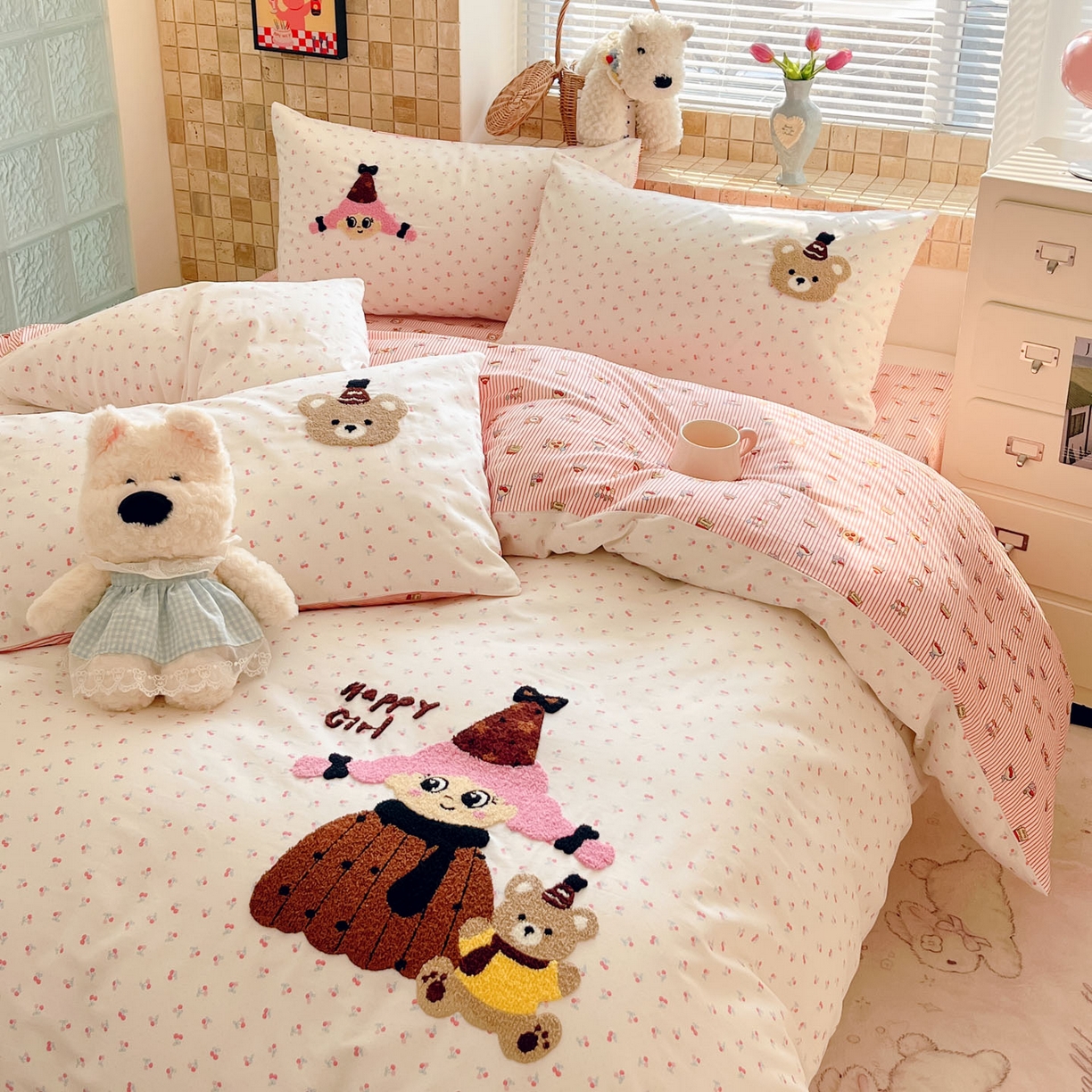 91家纺网 家纺一手货源 找家纺 寐居家纺 2026新款全棉毛巾绣四件套 甜樱蜜友