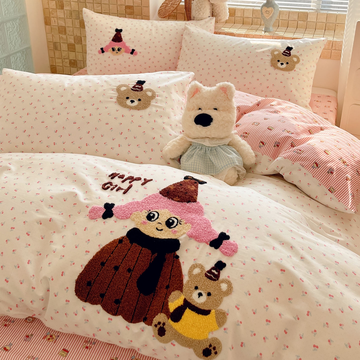 91家纺网 家纺一手货源 找家纺 寐居家纺 2026新款全棉毛巾绣四件套 甜樱蜜友