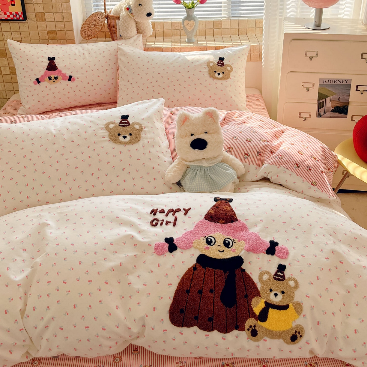 91家纺网 家纺一手货源 找家纺 寐居家纺 2026新款全棉毛巾绣四件套 甜樱蜜友