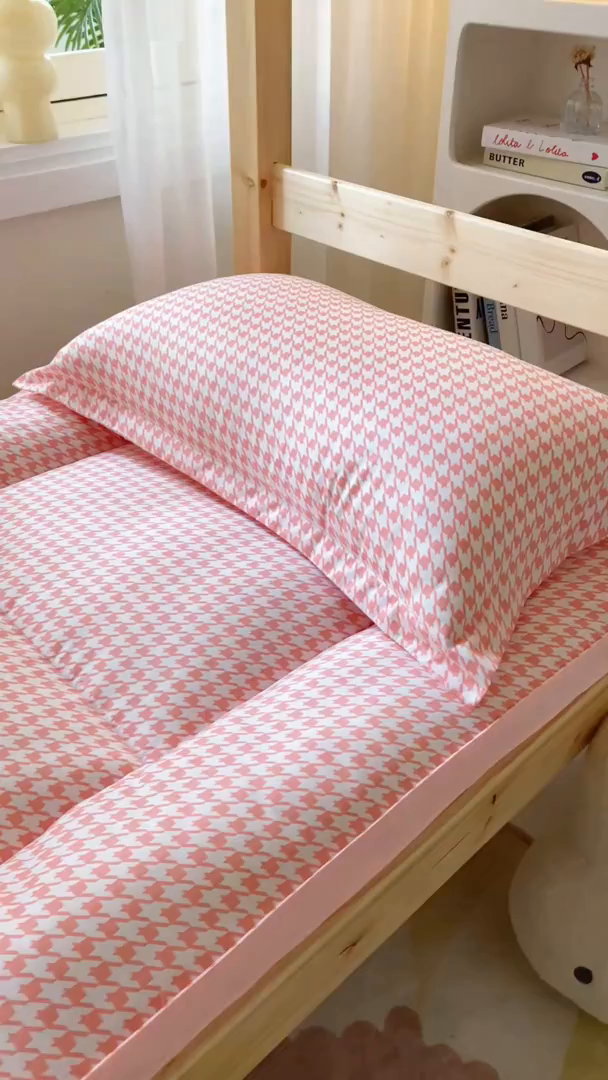 91家纺网 家纺一手货源 找家纺 默忆 2026新款A类水洗棉新疆棉花被子被芯 千鸟格 粉 被子