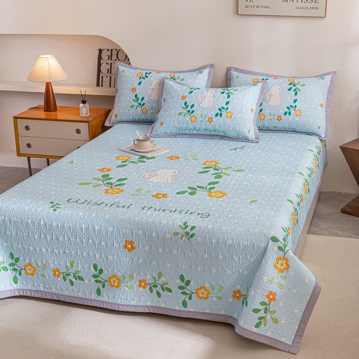 91家纺网 家纺一手货源 找家纺 麦田家纺 2026新款天丝绸大版数码印花单床盖床盖单件 快乐小兔-蓝