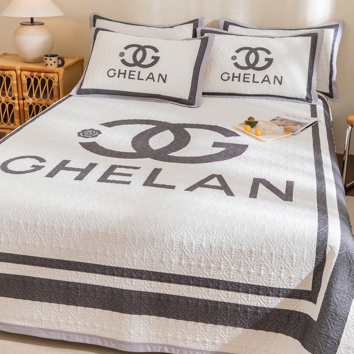 91家纺网 家纺一手货源 找家纺 麦田家纺 2026新款天丝绸大版数码印花单床盖床盖单件 香奈儿