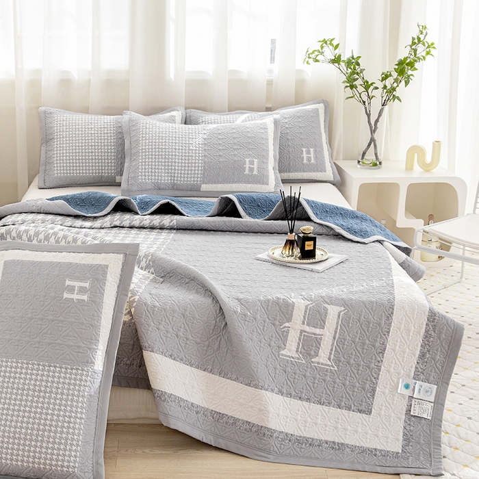 91家纺网 家纺一手货源 找家纺 麦田家纺 2026新款天丝绸大版数码印花单床盖床盖单件 千鸟格H-云灰色