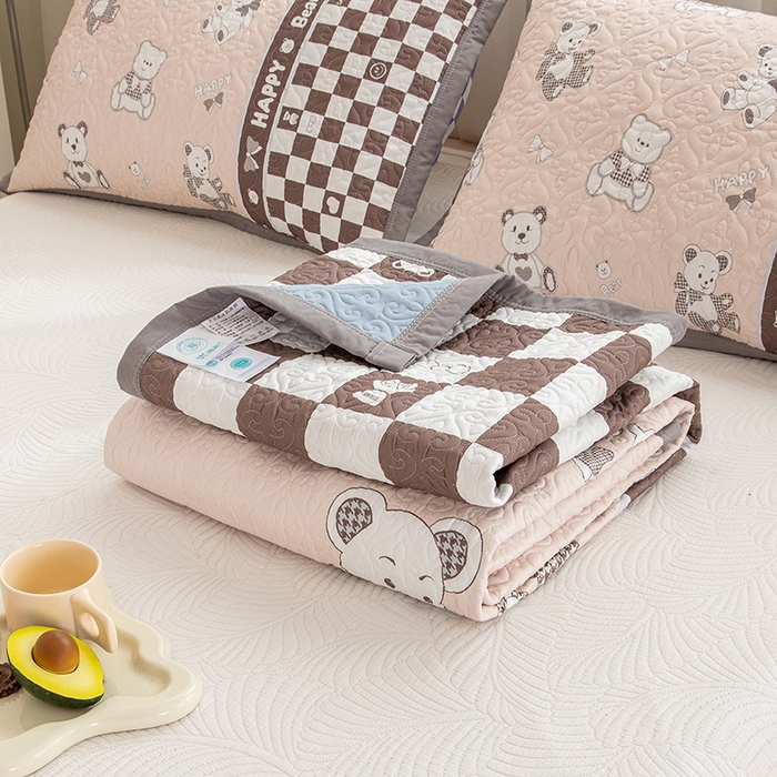 91家纺网 家纺一手货源 找家纺 麦田家纺 2026新款天丝绸大版数码印花单床盖床盖单件 潮流熊-咖