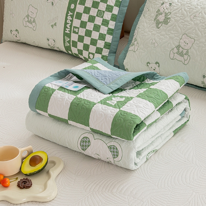 91家纺网 家纺一手货源 找家纺 麦田家纺 2026新款天丝绸大版数码印花单床盖床盖单件 潮流熊-绿