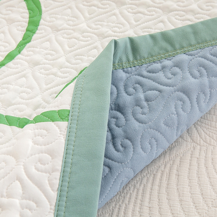 91家纺网 家纺一手货源 找家纺 麦田家纺 2026新款天丝绸大版数码印花单床盖床盖单件 小熊比尔-绿