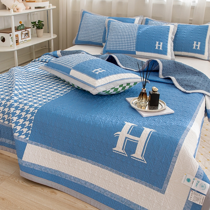 91家纺网 家纺一手货源 找家纺 麦田家纺 2026新款天丝绸大版数码印花单床盖床盖单件 千鸟格H-天空蓝