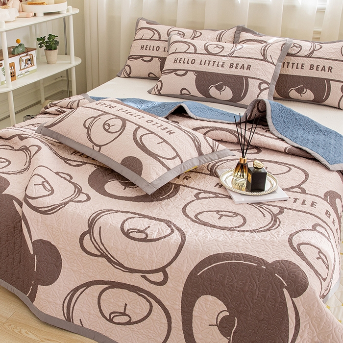 91家纺网 家纺一手货源 找家纺 麦田家纺 2026新款天丝绸大版数码印花单床盖床盖单件 小熊比尔-咖