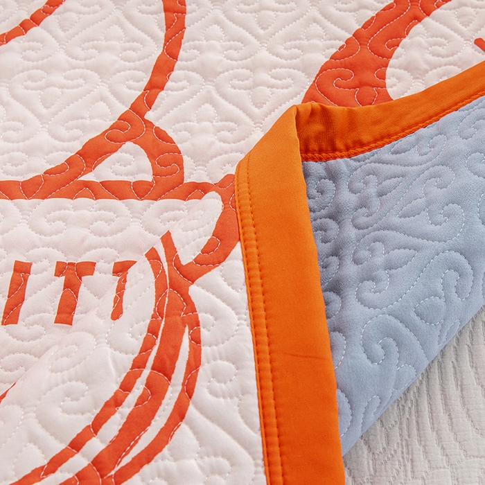 91家纺网 家纺一手货源 找家纺 麦田家纺 2026新款天丝绸大版数码印花单床盖床盖单件 小熊比尔-亮橘