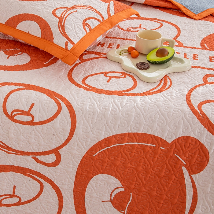 91家纺网 家纺一手货源 找家纺 麦田家纺 2026新款天丝绸大版数码印花单床盖床盖单件 小熊比尔-亮橘