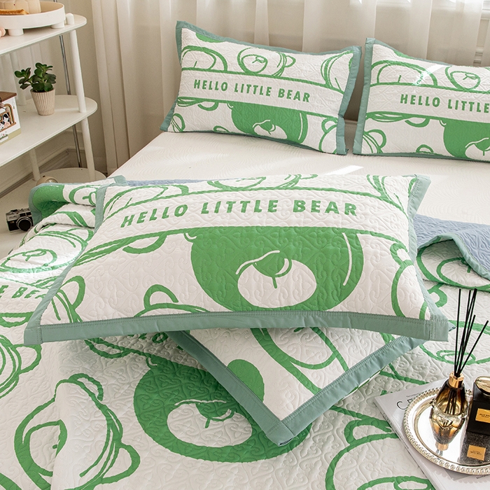 91家纺网 家纺一手货源 找家纺 麦田家纺 2026新款天丝绸大版数码印花单床盖床盖单件 小熊比尔-绿