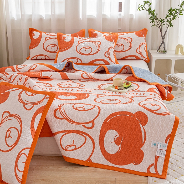 91家纺网 家纺一手货源 找家纺 麦田家纺 2026新款天丝绸大版数码印花单床盖床盖单件 小熊比尔-亮橘
