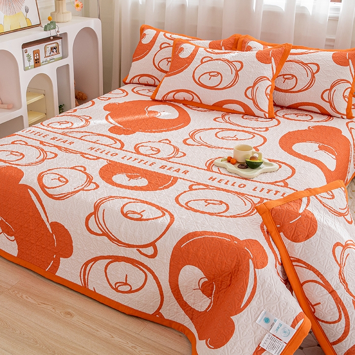 91家纺网 家纺一手货源 找家纺 麦田家纺 2026新款天丝绸大版数码印花单床盖床盖单件 小熊比尔-亮橘