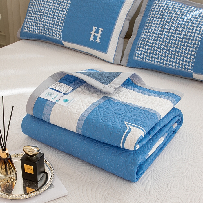 91家纺网 家纺一手货源 找家纺 麦田家纺 2026新款天丝绸大版数码印花单床盖床盖单件 千鸟格H-天空蓝