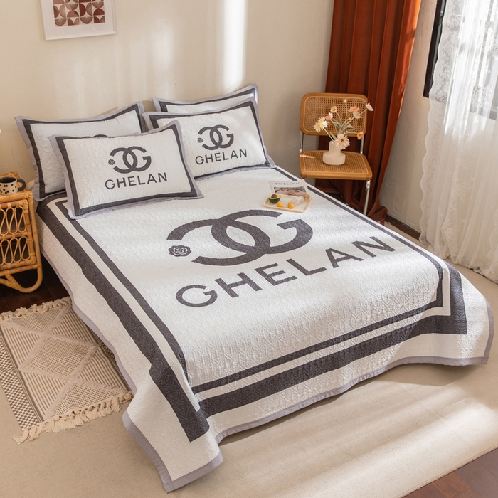 91家纺网 家纺一手货源 找家纺 麦田家纺 2026新款天丝绸大版数码印花单床盖床盖单件 香奈儿