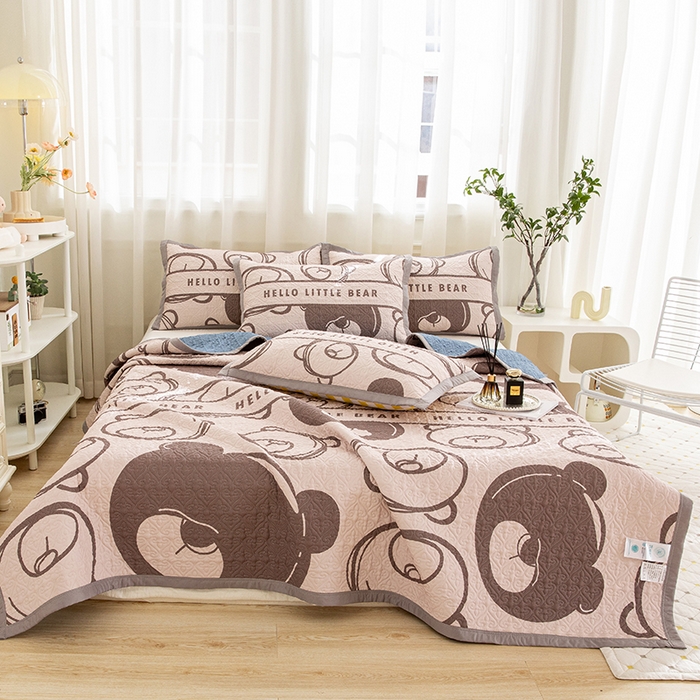 91家纺网 家纺一手货源 找家纺 麦田家纺 2026新款天丝绸大版数码印花单床盖床盖单件 小熊比尔-咖