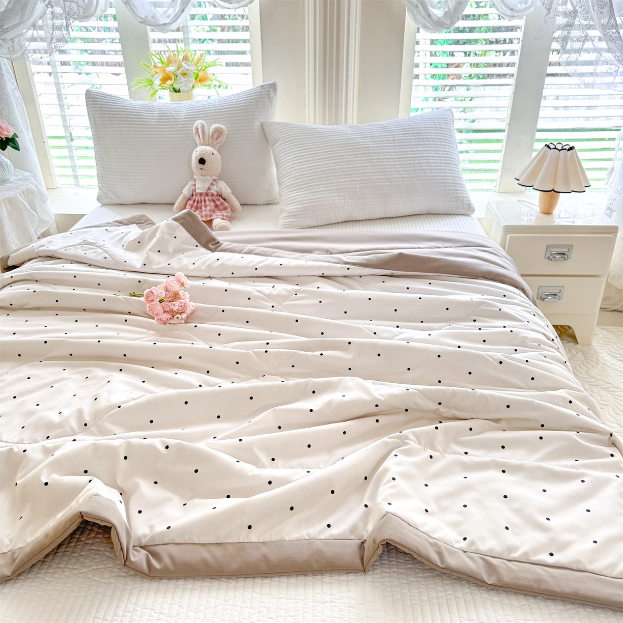 91家纺网 家纺一手货源 找家纺 优贝家纺 2026新款水洗棉云朵棉双层纱手包边抗菌夏凉被空调被 被子被芯 奶咖波点