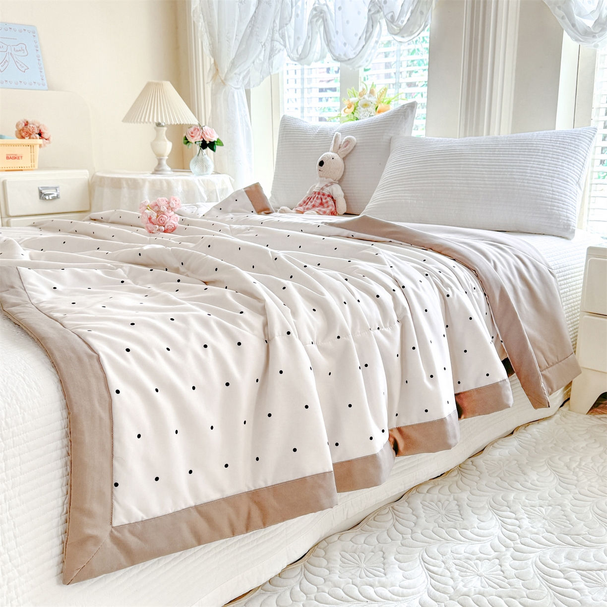 91家纺网 家纺一手货源 找家纺 优贝家纺 2026新款水洗棉云朵棉双层纱手包边抗菌夏凉被空调被 被子被芯 奶咖波点