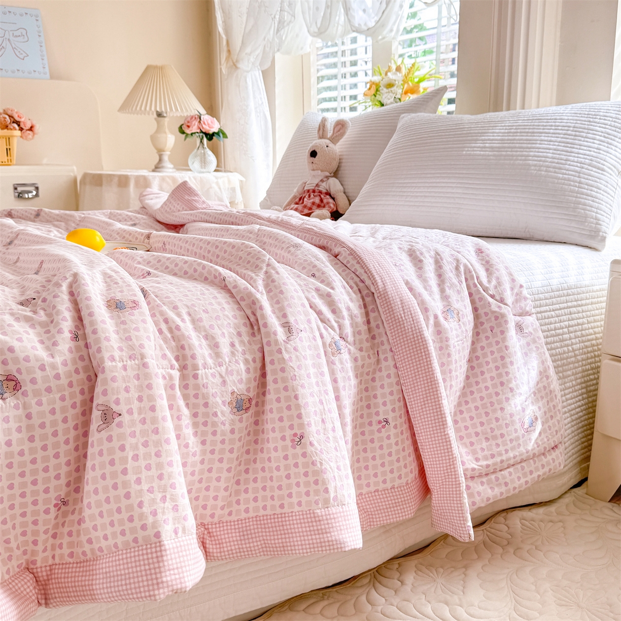 91家纺网 家纺一手货源 找家纺 优贝家纺 2026新款水洗棉云朵棉双层纱手包边抗菌夏凉被空调被 被子被芯 春日萌兔