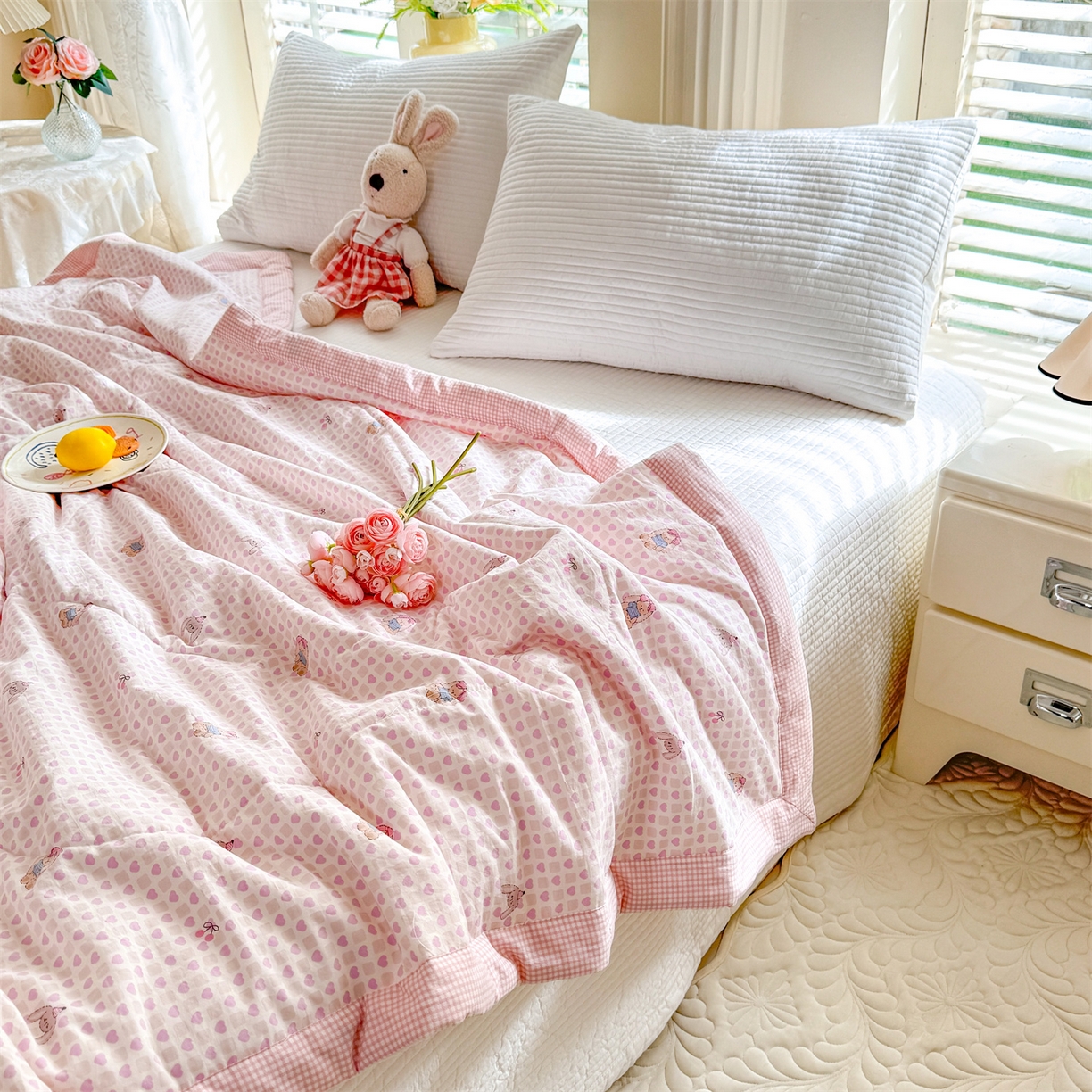 91家纺网 家纺一手货源 找家纺 优贝家纺 2026新款水洗棉云朵棉双层纱手包边抗菌夏凉被空调被 被子被芯 春日萌兔