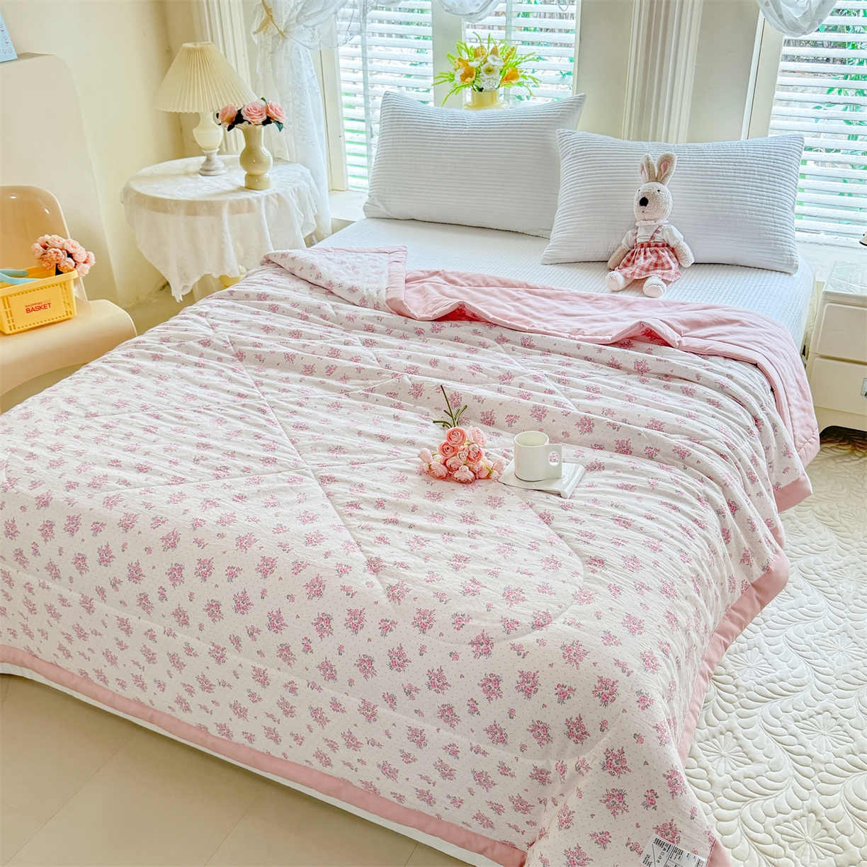 91家纺网 家纺一手货源 找家纺 优贝家纺 2026新款水洗棉云朵棉双层纱手包边抗菌夏凉被空调被 被子被芯 花间梦