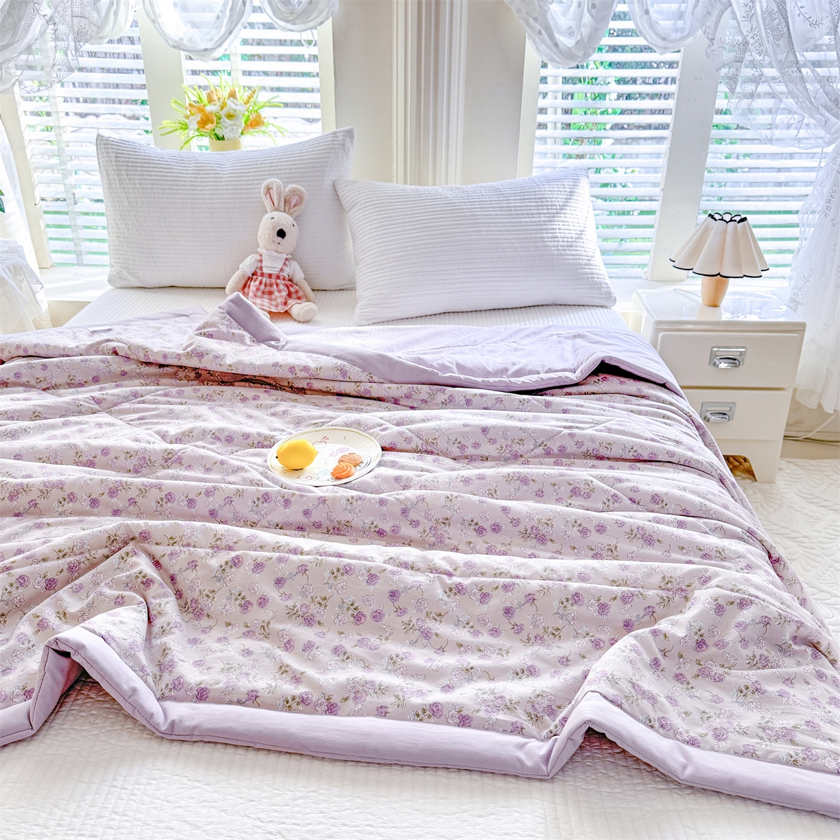 91家纺网 家纺一手货源 找家纺 优贝家纺 2026新款水洗棉云朵棉双层纱手包边抗菌夏凉被空调被 被子被芯 花香丽影