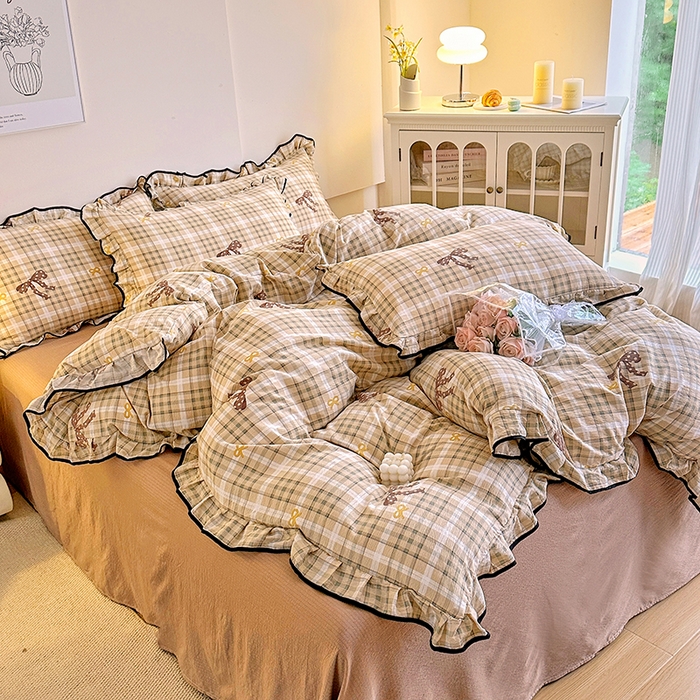 91家纺网 家纺一手货源 找家纺 绘萱家居 2026直播爆款云感皱皱纱双层纱皱皱棉花边四件套印花水洗棉 蝴蝶结-咖