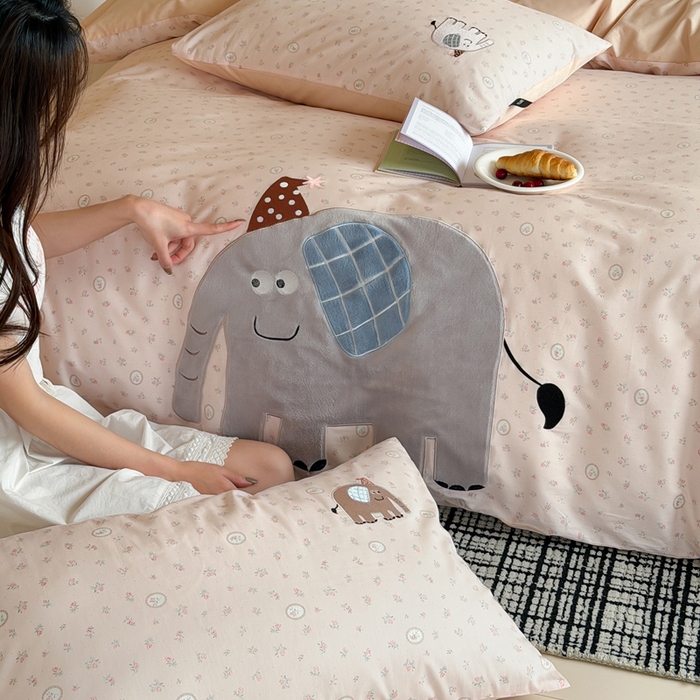 91家纺网 家纺一手货源 找家纺 （总）卡姿家纺 2026春夏全棉萌趣气质大贴布系列四件套— 第二季