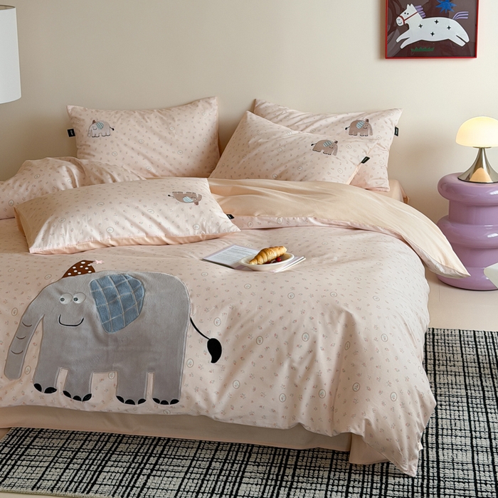 91家纺网 家纺一手货源 找家纺 卡姿家纺 2026春夏全棉萌趣气质大贴布系列四件套— 第二季 大象图图