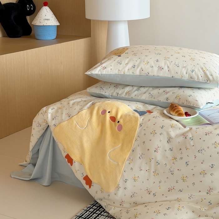 91家纺网 家纺一手货源 找家纺 卡姿家纺 2026春夏全棉萌趣气质大贴布系列四件套— 第二季 小萌鸡