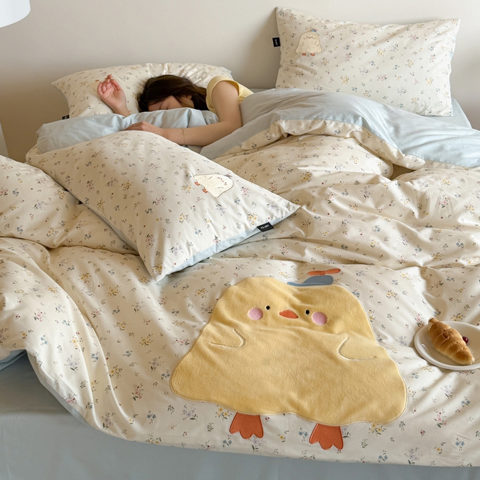 91家纺网 家纺一手货源 找家纺 卡姿家纺 2026春夏全棉萌趣气质大贴布系列四件套— 第二季 小萌鸡