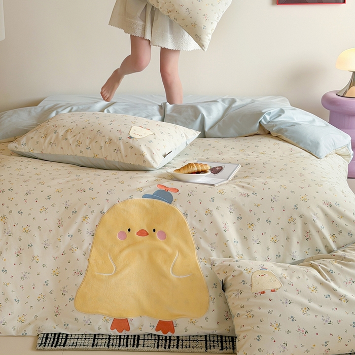 91家纺网 家纺一手货源 找家纺 卡姿家纺 2026春夏全棉萌趣气质大贴布系列四件套— 第二季 小萌鸡