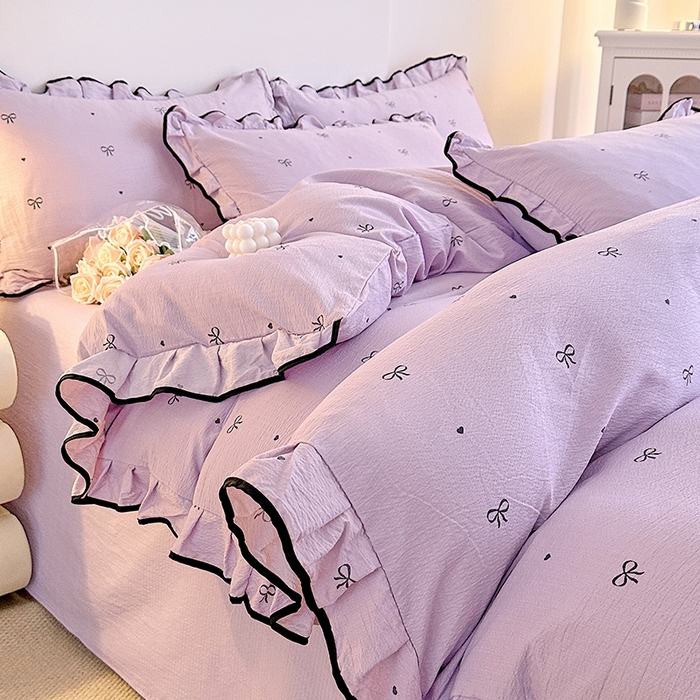 91家纺网 家纺一手货源 找家纺 绘萱家居 2026直播爆款云感皱皱纱双层纱皱皱棉花边四件套印花水洗棉 蝴蝶恋-紫