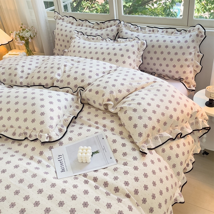 91家纺网 家纺一手货源 找家纺 绘萱家居 2026直播爆款云感皱皱纱双层纱皱皱棉花边四件套印花水洗棉 花禧-紫