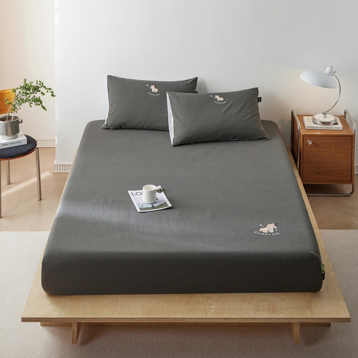 91家纺网 家纺一手货源 找家纺 （总）卡姿家纺 2026春夏全棉色织水洗棉文艺时尚床笠三件套