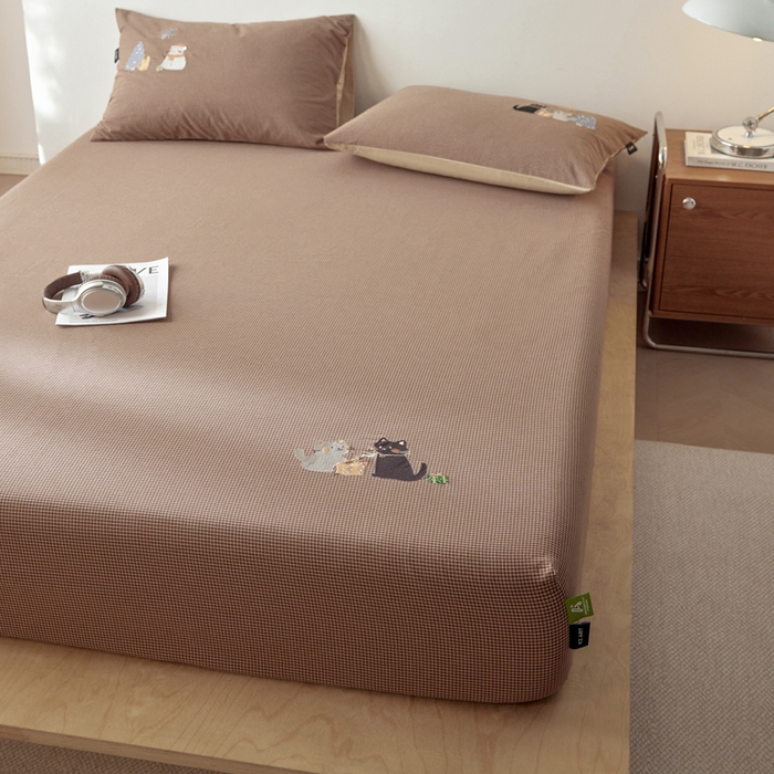 91家纺网 家纺一手货源 找家纺 卡姿家纺 2026春夏全棉色织水洗棉文艺时尚床笠三件套 床笠-猫咪礼物