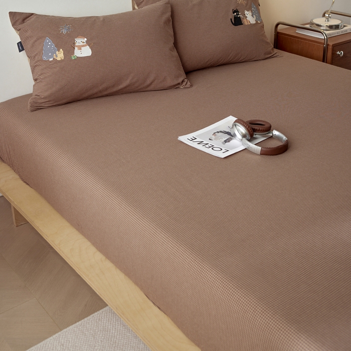 91家纺网 家纺一手货源 找家纺 卡姿家纺 2026春夏全棉色织水洗棉文艺时尚床笠三件套 床笠-猫咪礼物