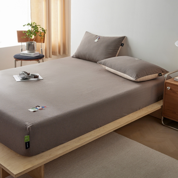 91家纺网 家纺一手货源 找家纺 卡姿家纺 2026春夏全棉色织水洗棉文艺时尚床笠三件套 床笠-小狗旺福