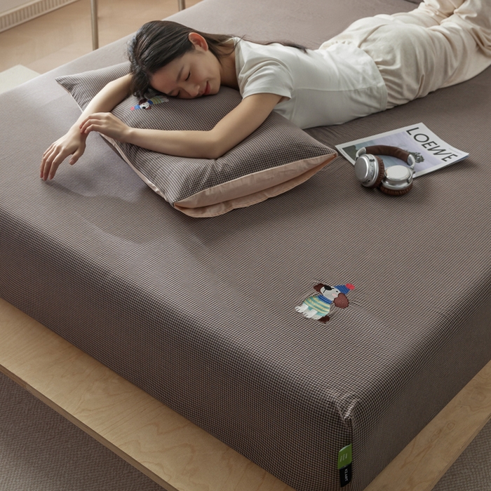 91家纺网 家纺一手货源 找家纺 卡姿家纺 2026春夏全棉色织水洗棉文艺时尚床笠三件套 床笠-小狗旺福