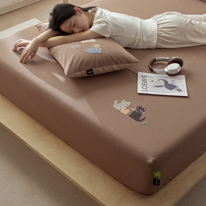 91家纺网 家纺一手货源 找家纺 卡姿家纺 2026春夏全棉色织水洗棉文艺时尚床笠三件套 床笠-猫咪礼物