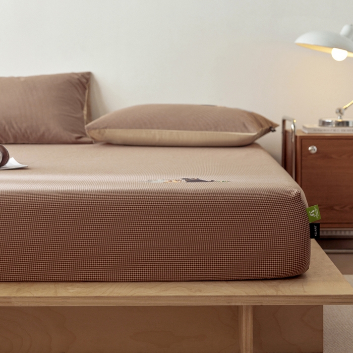 91家纺网 家纺一手货源 找家纺 卡姿家纺 2026春夏全棉色织水洗棉文艺时尚床笠三件套 床笠-猫咪礼物