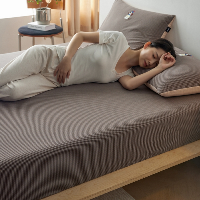 91家纺网 家纺一手货源 找家纺 卡姿家纺 2026春夏全棉色织水洗棉文艺时尚床笠三件套 床笠-小狗旺福