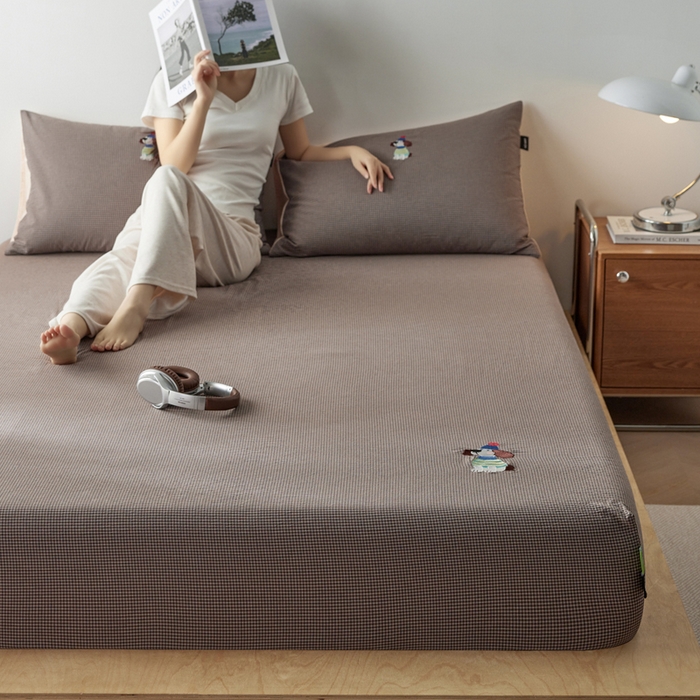 91家纺网 家纺一手货源 找家纺 卡姿家纺 2026春夏全棉色织水洗棉文艺时尚床笠三件套 床笠-小狗旺福