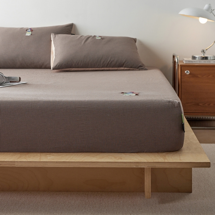 91家纺网 家纺一手货源 找家纺 卡姿家纺 2026春夏全棉色织水洗棉文艺时尚床笠三件套 床笠-小狗旺福